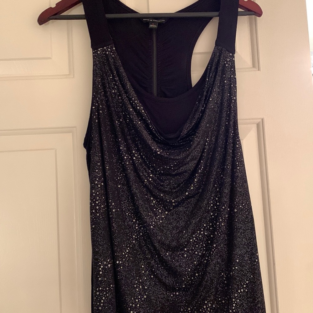 Black scoop neck zipper back